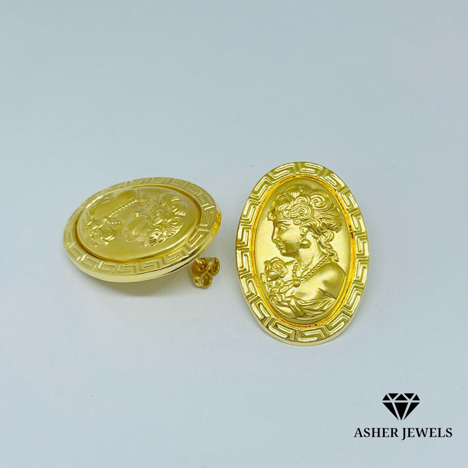 Elizabeth Stud Earrings